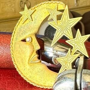 Vintage Jonette Jewelry “Man on the Moon” Costume Gold Tone JJ Signed Brooch 2”